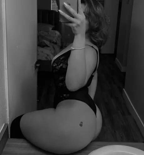 Emelyelenaa