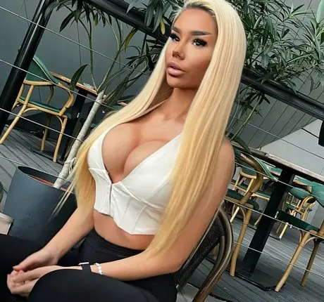 Eveline Marie