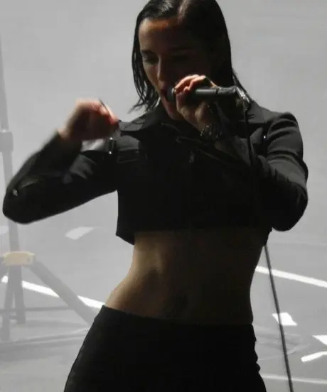 Jehnny Beth