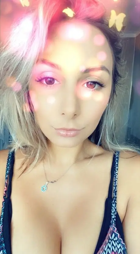 Mariah Leonne