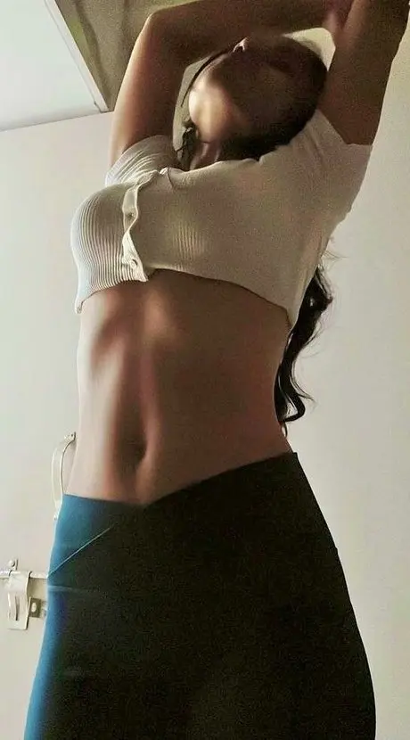 Skinnywaistfitbabe