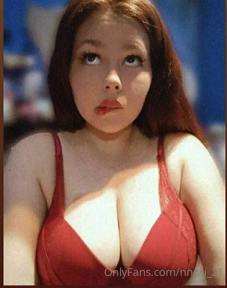 Theblondebigass